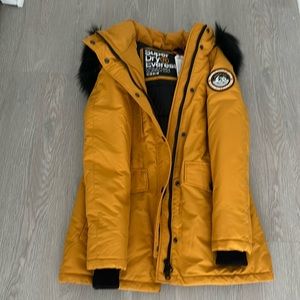 Super dry Brand parka warm coat. Size S (6)
